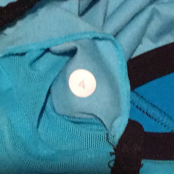 GUC Size 4 blue Lululemon athletic tank - Picture 3 of 3